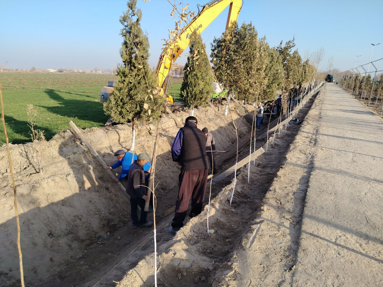 ХОРАЗМ ВИЛОЯТИДА КАНАЛ ВА АРИҚЛАРНИ БЕТОНЛАШ ЖАДАЛЛИК БИЛАН ОЛИБ БОРИЛМОҚДА